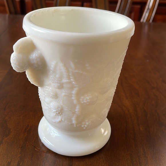 Antique EAPG Hobbs Brockunier MILK GLASS Spooner ca 1870 blackberry pattern - Picture 3 of 9